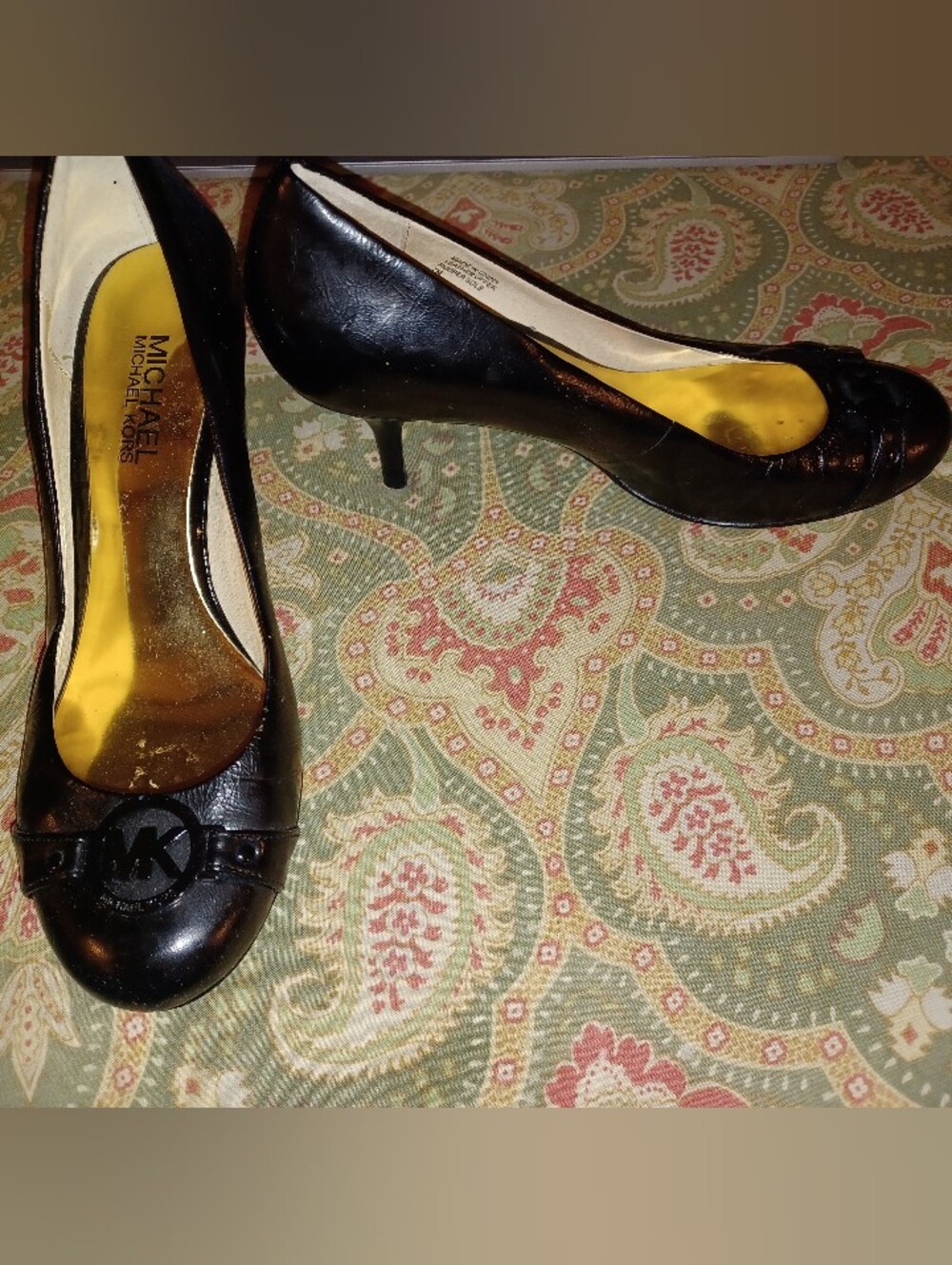 MICHAEL Michael Kors 7 Black Leather Mid-Kitten Heels Pumps with MK Medallion